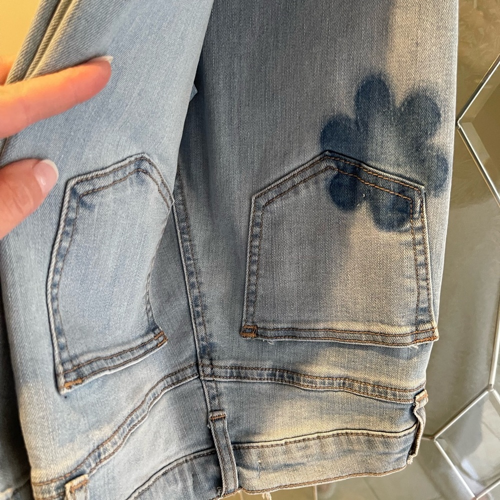 Altar’d State Daisy Denim Flared Jean - Picture 4 of 10